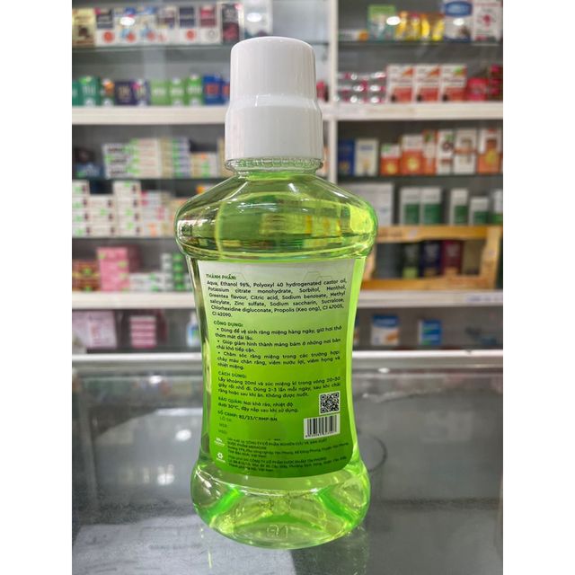 Nước s&uacute;c miệng Ong Việt hương tr&agrave; xanh 500ml