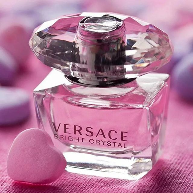 Thiết kế Nước Hoa Versace Bright Crystal