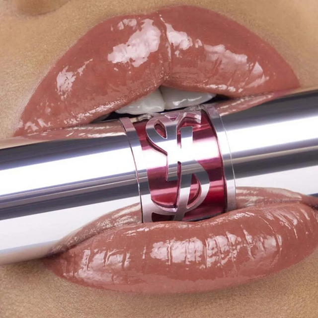 Son Dưỡng YSL với c&ocirc;ng thức dưỡng ẩm