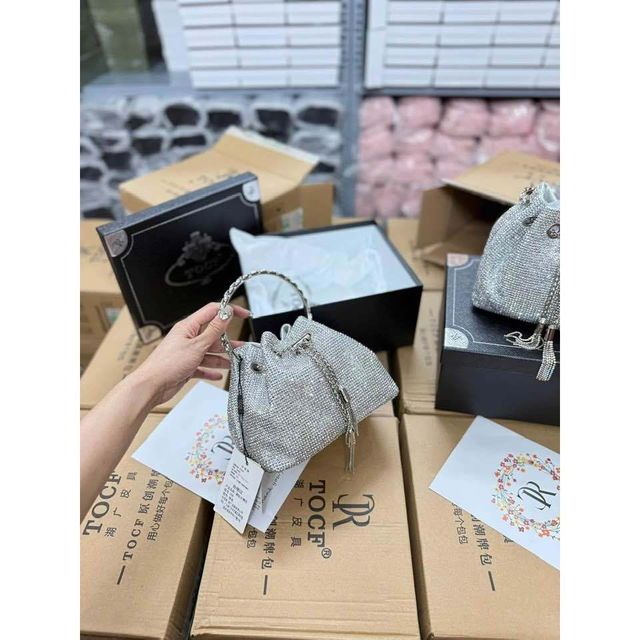 Thiết kế T&uacute;i đ&aacute; d&acirc;y r&uacute;t