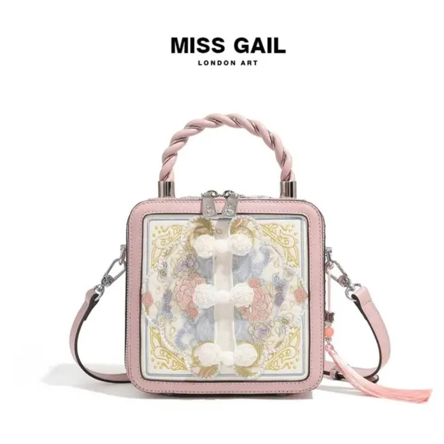 T&uacute;i cốp thương hiệu MISS GAIL với m&agrave;u sắc đặc trưng