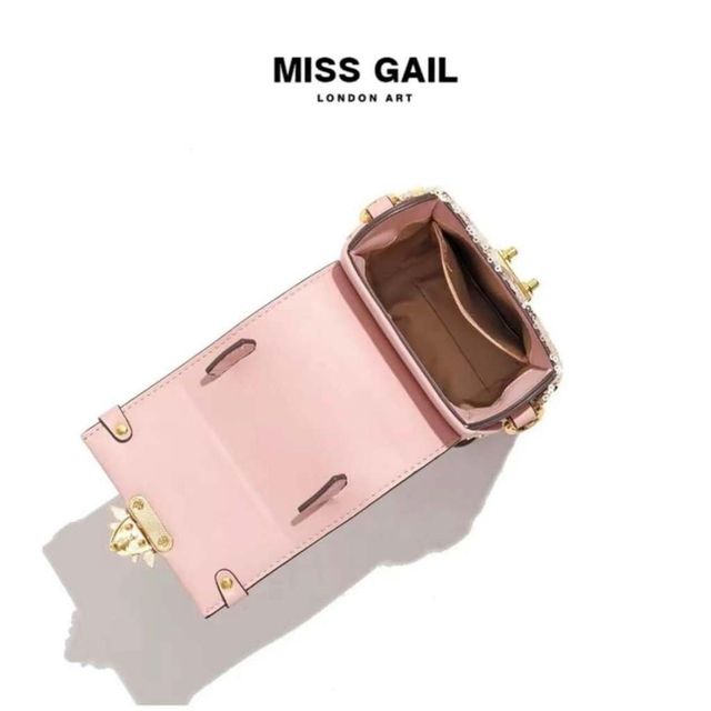 Chi tiết t&uacute;i x&aacute;ch MISS GAIL