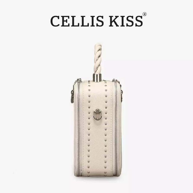 T&uacute;i x&aacute;ch nữ CELLIS KISS d&aacute;ng cốp vu&ocirc;ng th&ecirc;u tinh tế, trang nh&atilde;