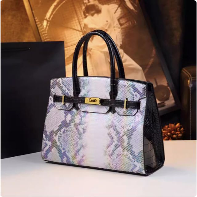 T&uacute;i x&aacute;ch Nữ X&agrave; Cừ Trắng Phối Đen 2 Quai Size 30
