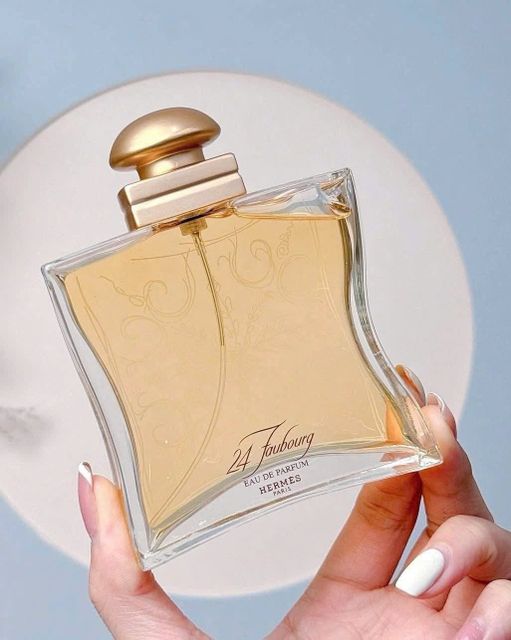 Nước Hoa Nữ Herm&egrave;s - Thiết Kế Chai