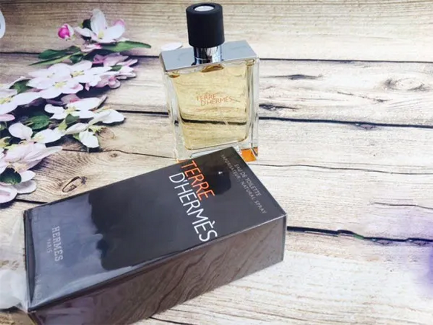 Thiết kế hộp đựng nước hoa Herm&egrave;s Terre D'Herm&egrave;s