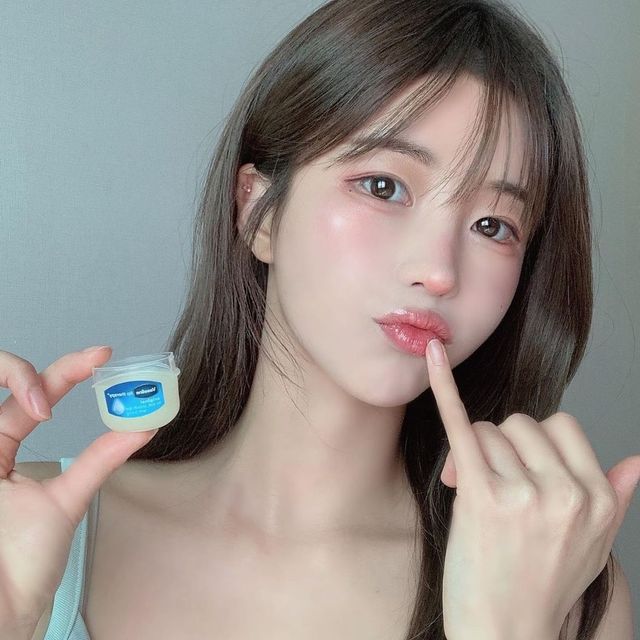 Sáp dưỡng môi Vaseline Lip Therapy Original