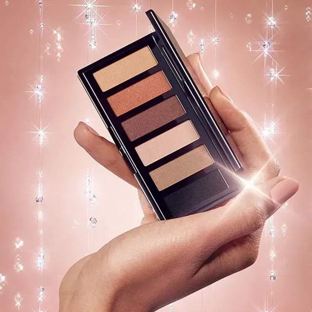 Bảng Phấn Mắt Charlotte Tilbury Super Nudes Easy màu sắc đa dạng