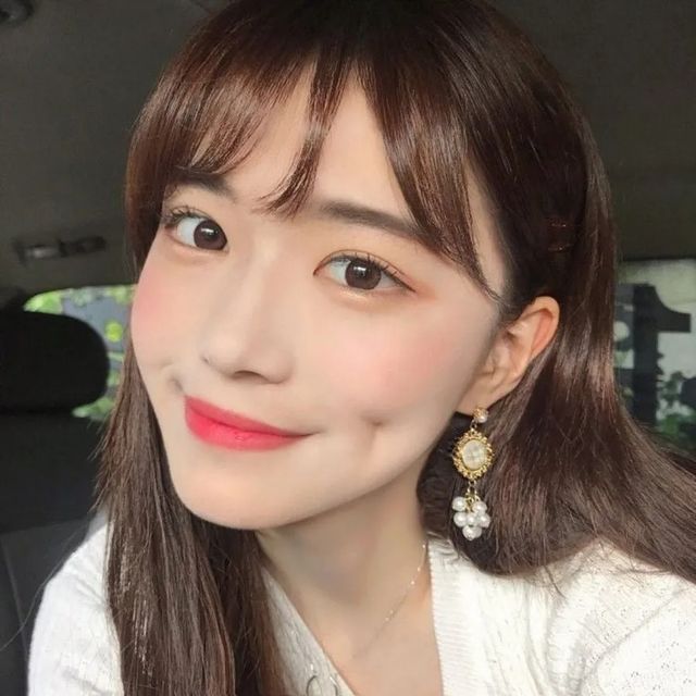 Phấn phủ Gucci Poudre De Beauté Tone Mat Naturel 00.5 - Hình 4