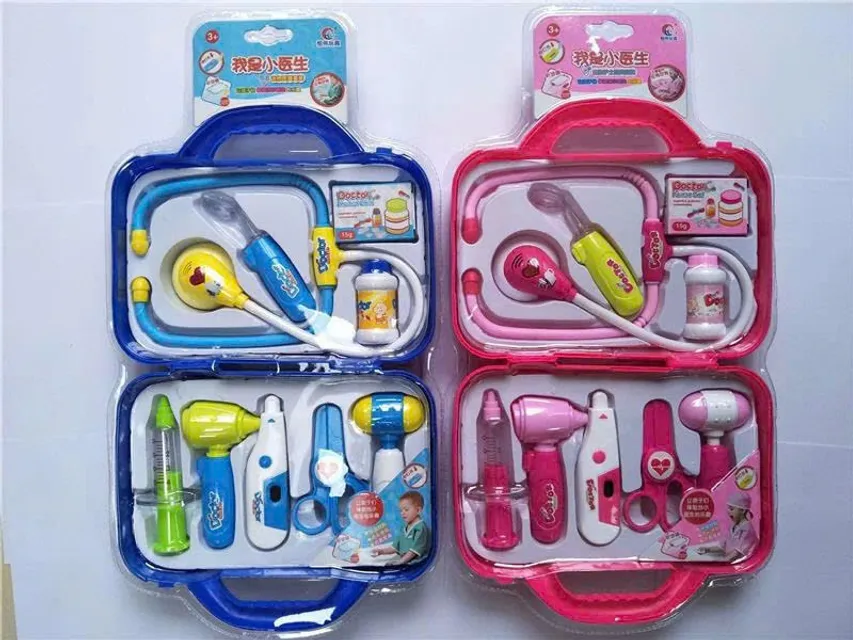 H&igrave;nh ảnh hộp đồ chơi b&aacute;c sĩ 8803 trong h&agrave;nh động