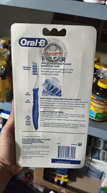 B&agrave;n chải đ&aacute;nh răng Oral-B