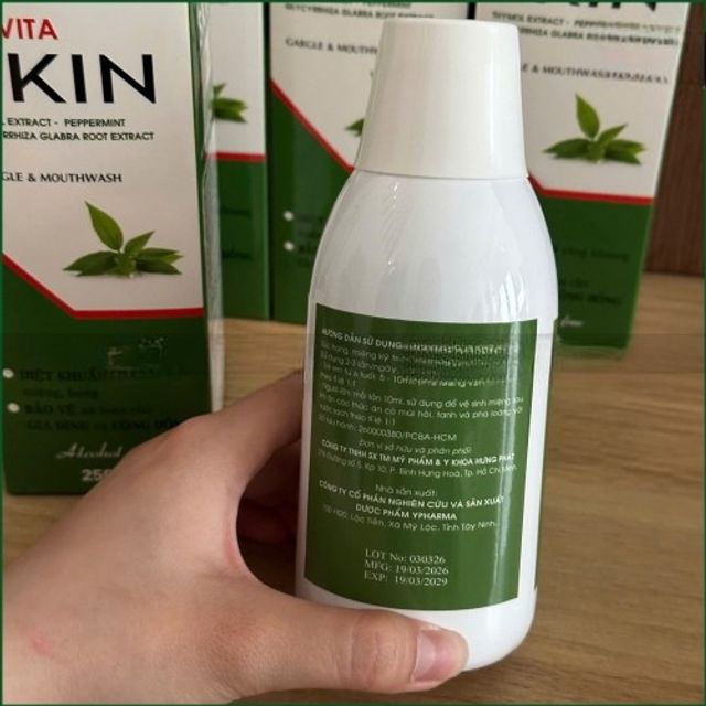 Nước S&uacute;c Miệng Vovita Skin 8
