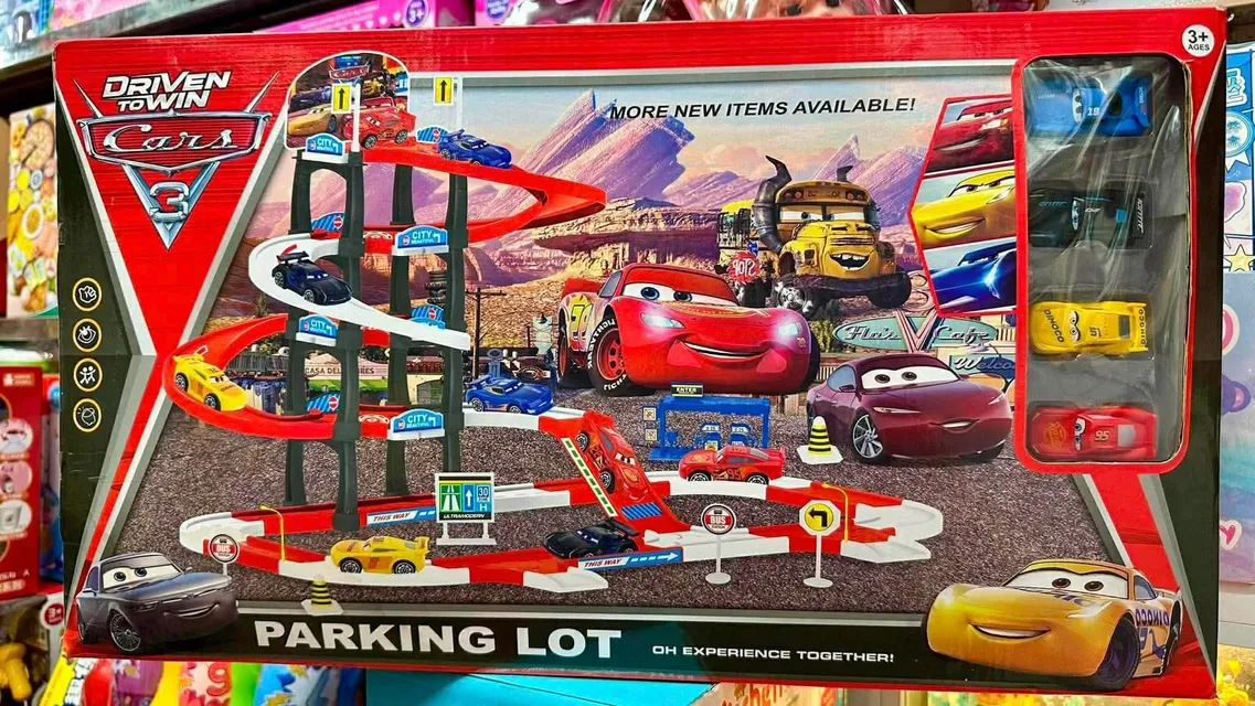 B&atilde;i đỗ xe &ocirc; t&ocirc; Cars McQueen