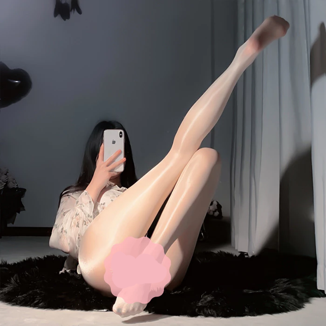 Quần Tất Nữ Xẻ Đ&aacute;y Sexy B&oacute;ng Dầu Chống Trầy Xước