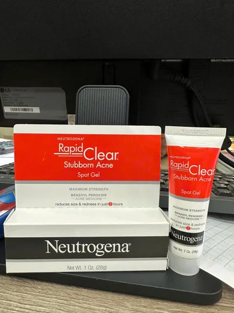 Kem chấm mụn Neutrogena Rapid Clear 28g