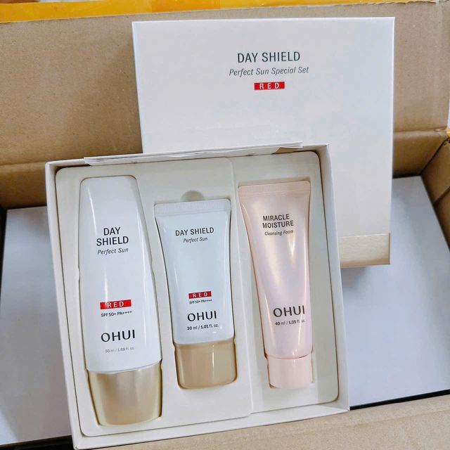 Set ba m&oacute;n chống nắng