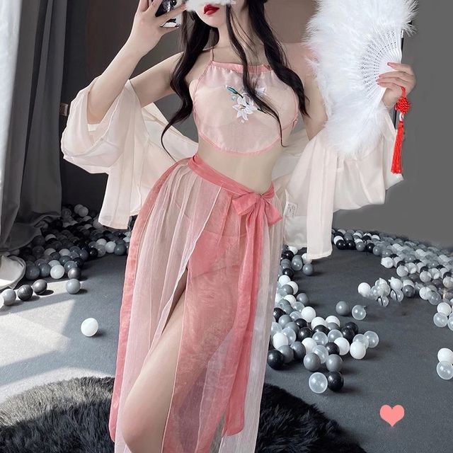Thiết kế đồ ngủ sexy
