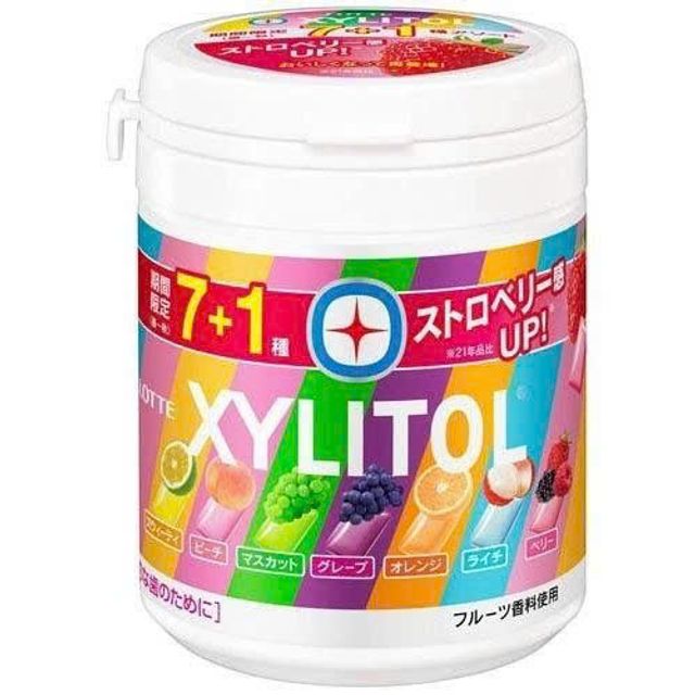 Thưởng thức kẹo c&ugrave;ng bạn b&egrave;
