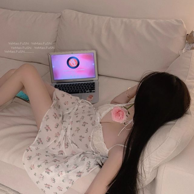 Mẫu V&aacute;y N268