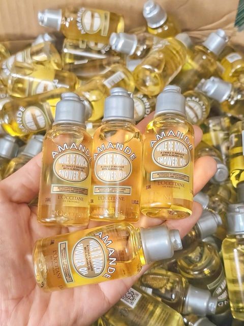 Dầu tắm hạnh nhân Loccitane Huile De Douche