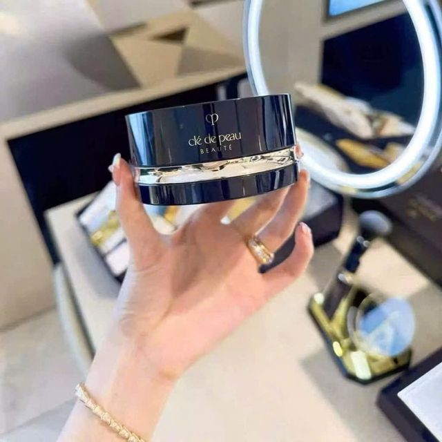 Phấn Phủ Bột CI&eacute; de Peau Beaut&eacute;