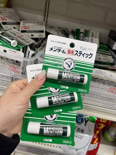 Son dưỡng Omi Brotherhood Menturm Medicated Stick