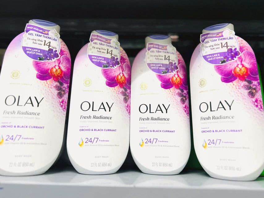 Sửa tắm Olay hương hoa lan & quả lý chua lê