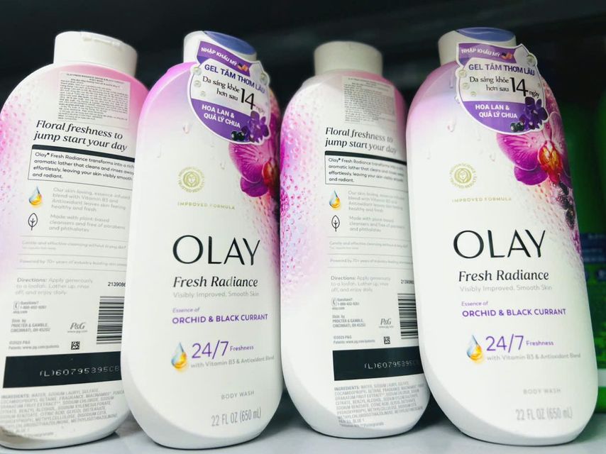 Sữa tắm Olay hương hoa lan & quả lý chua lê
