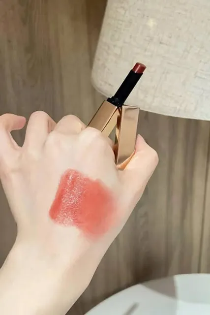 Son Nars Afterglow Sensual Shine Lipstick #On Edge