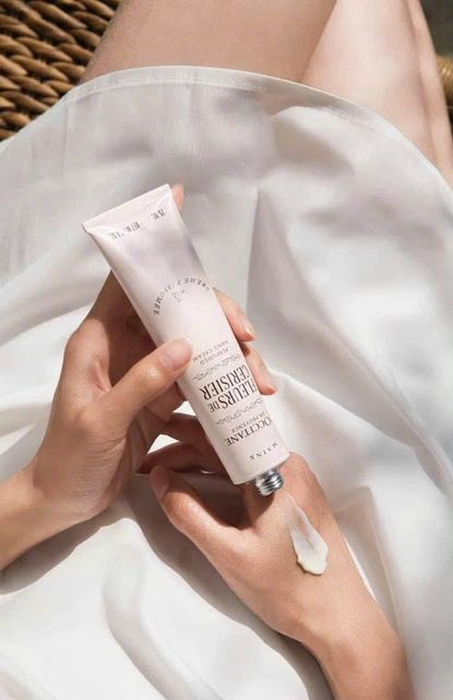 Gi&aacute; Kem Dưỡng Da Tay L&rsquo;Occitane