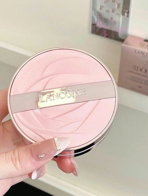 Phấn nước Cushion Lancome Skin Idôle 3 Serum Finecover W20