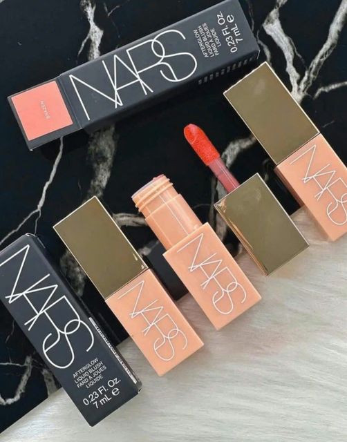 Má hồng kem Nars màu Brazen (hồng đào)
