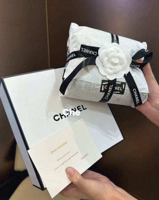 Túi giấy Chanel