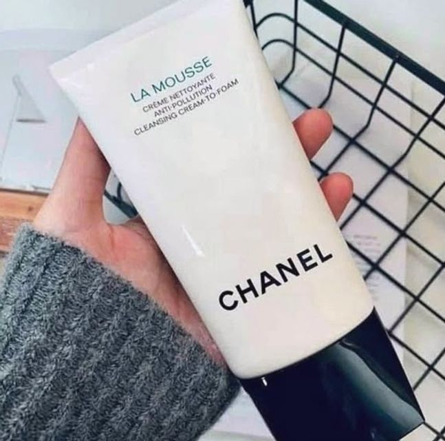 Sửa Rửa Mặt CHANEL La Mousse Camellia Cleansing Cream-To-Foam 150ml
