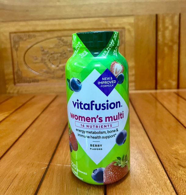 Kẹo dẻo Vitafusion WOMEN&rsquo;s Multi hộp 220 vi&ecirc;n