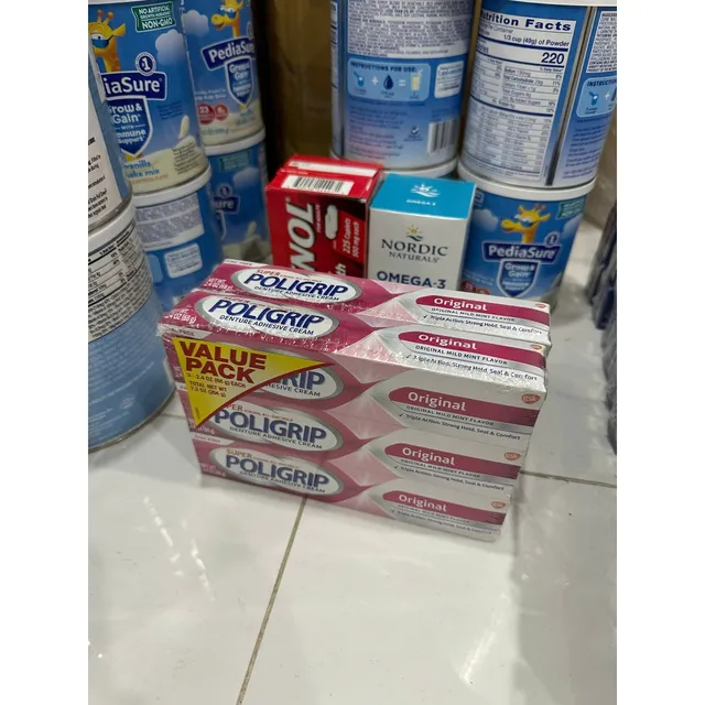 Keo d&aacute;n răng giả Fixodent
