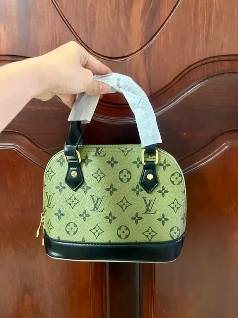Chi tiết T&uacute;i x&aacute;ch Nữ