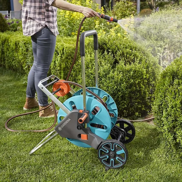 V&ograve;i tưới c&acirc;y xe cuộn Gardena 18517-20