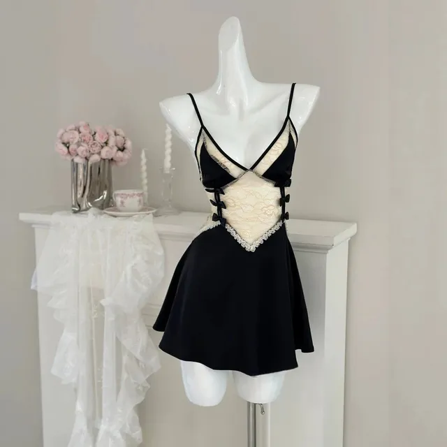 V&aacute;y Ngủ Sexy Phối Ren Ngực Hở Lưng Gợi Cảm Xinh Y&ecirc;u Đầm Lụa 2s