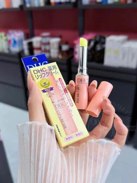 Son dưỡng cấp ẩm giảm th&acirc;m m&ocirc;i 2