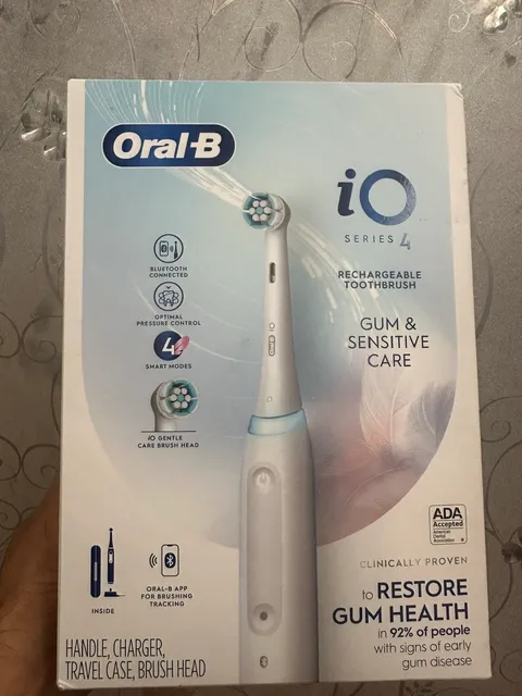 B&agrave;n chải điện Orai-B IO Series4