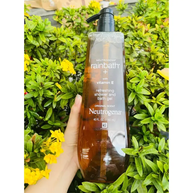 Sữa Tắm Neutrogena Rainbath Refreshing Shower and Bath Gel 1182ML