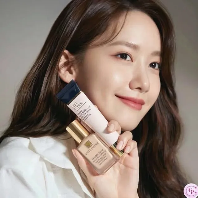 Kem Lót Estee Lauder Futurist Aqua Brilliance
