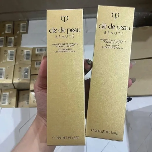 Sữa rửa mặt tạo bọt Cle De Peau Beauté
