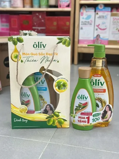 Dầu tắm Oliv sáng da