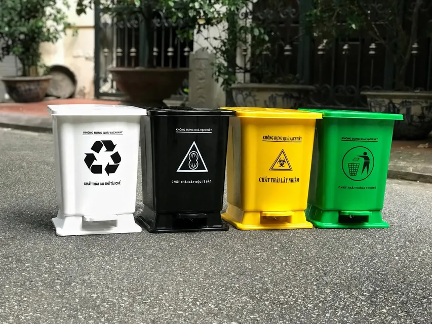 Th&ugrave;ng r&aacute;c nhựa 15L cho cơ sở Y TẾ