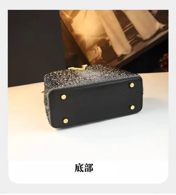 Chi Tiết T&uacute;i X&aacute;ch Nữ