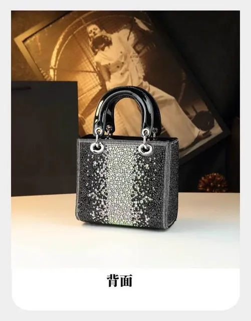 Chi tiết t&uacute;i x&aacute;ch