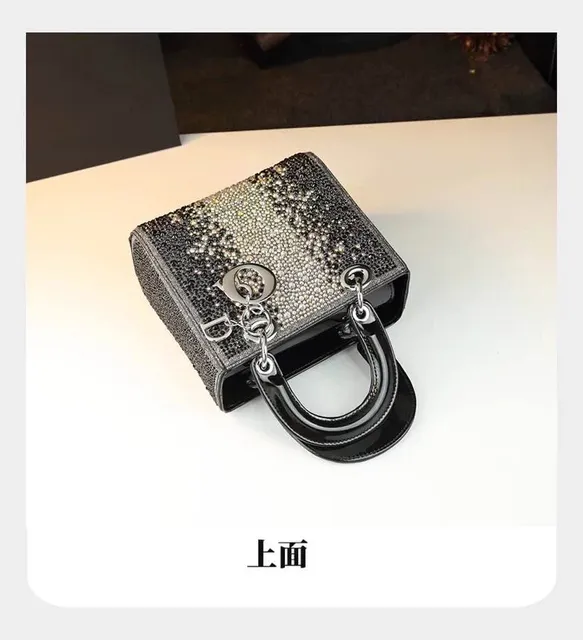 Nội thất t&uacute;i x&aacute;ch