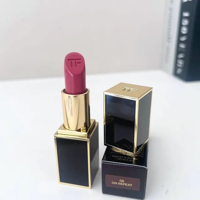 Son Tom Ford 06 On Repeat
